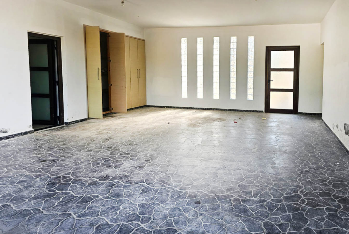 Family Villa with 4 Bedrooms on a Private 1,500 m² Plot