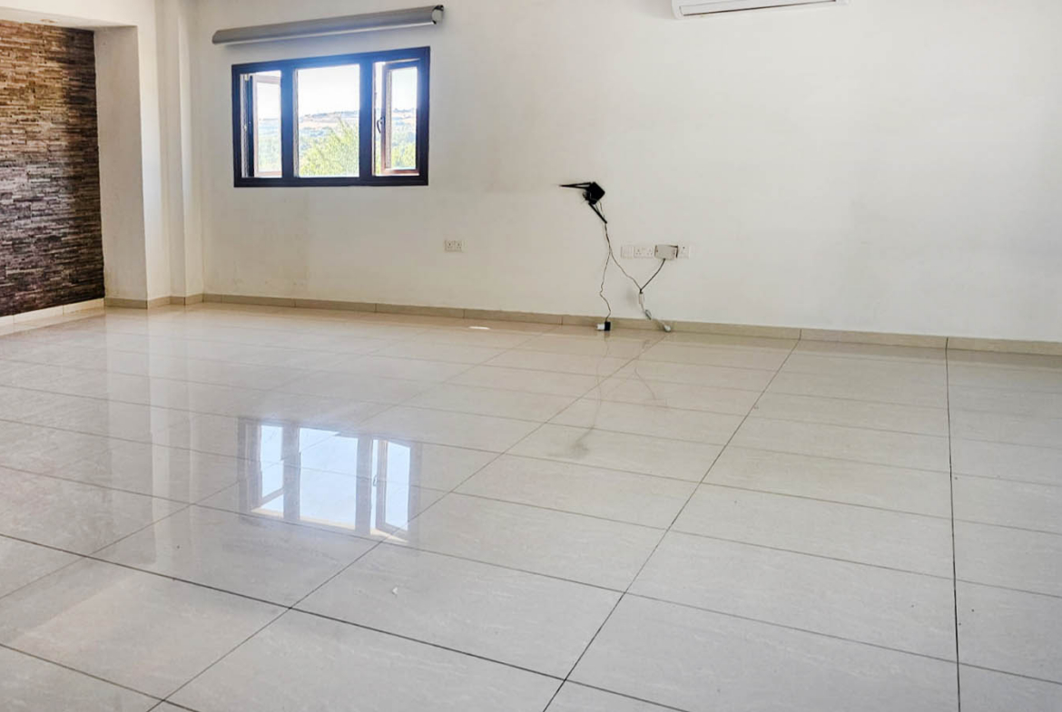 Family Villa with 4 Bedrooms on a Private 1,500 m² Plot