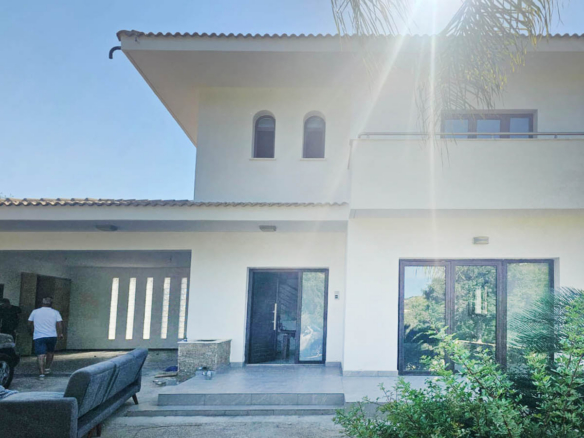 Family Villa with 4 Bedrooms on a Private 1,500 m² Plot