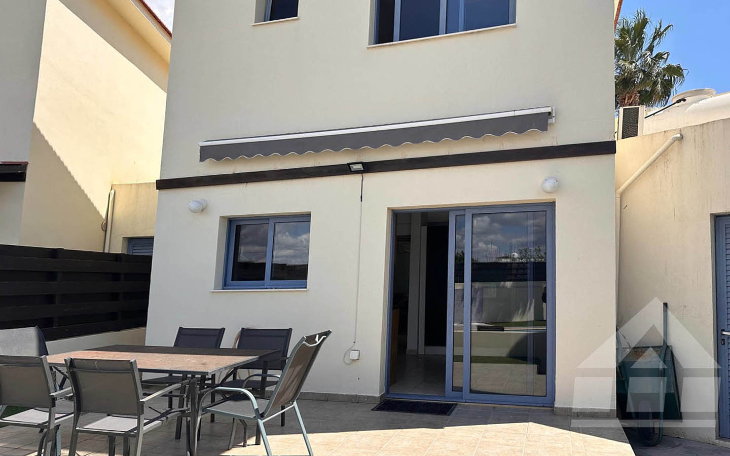 luxury-villa-preperty-for-sale-larnaca-cyprus1 3-Bedroom Villa with a Swimming Pool and Spacious Outdoor Area