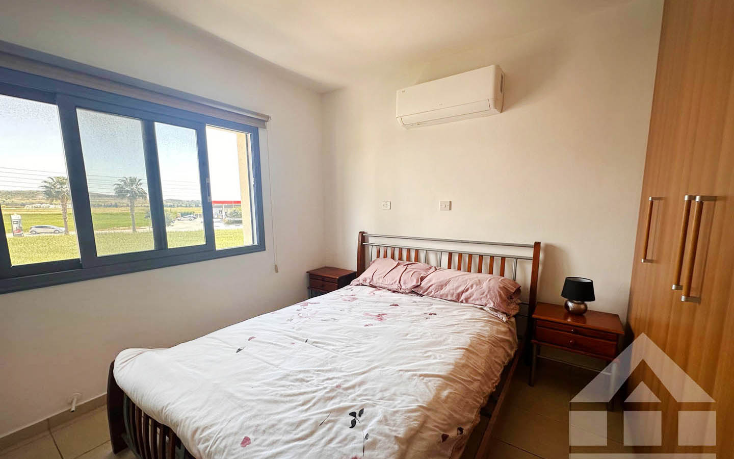 luxury-villa-preperty-for-sale-larnaca-cyprus14 3-Bedroom Villa with a Swimming Pool and Spacious Outdoor Area