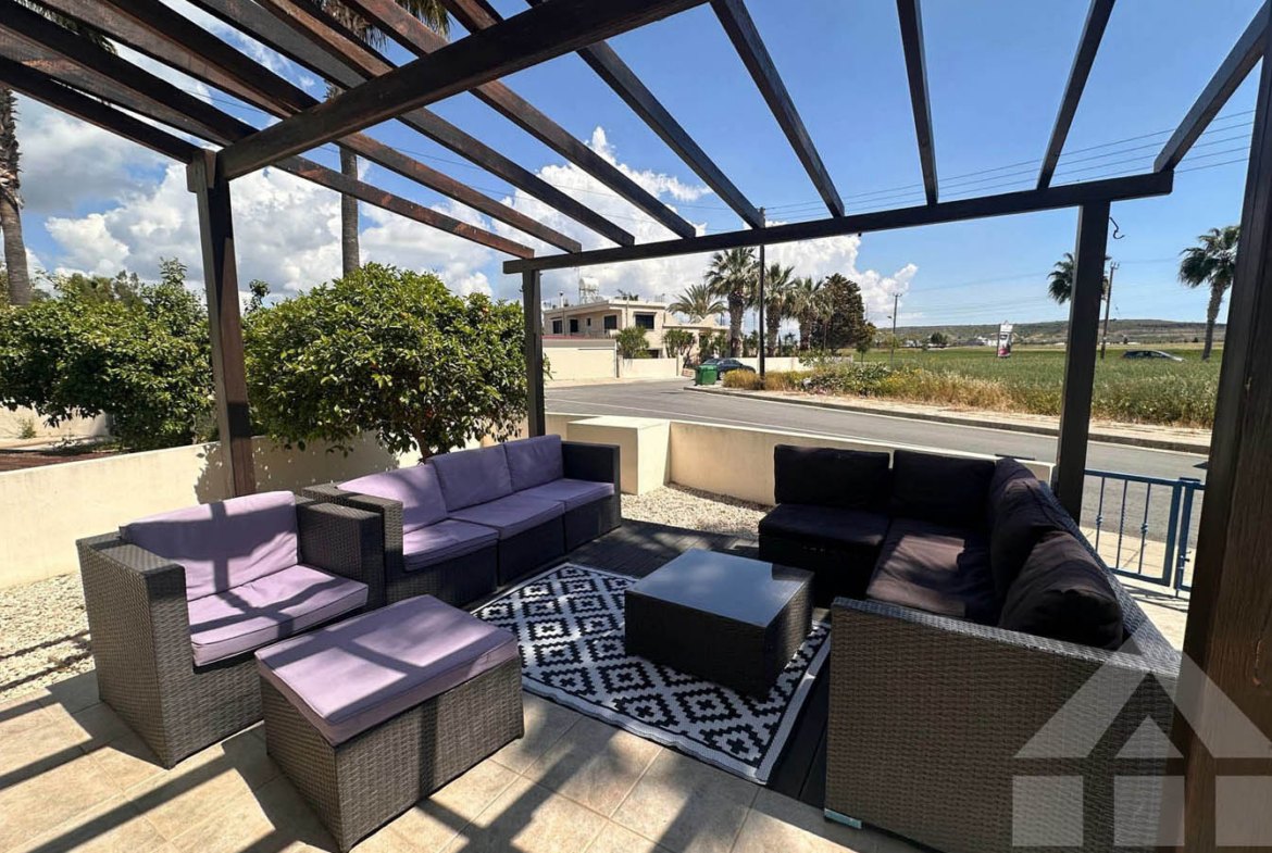 3-Bedroom Villa with a Swimming Pool and Spacious Outdoor Area