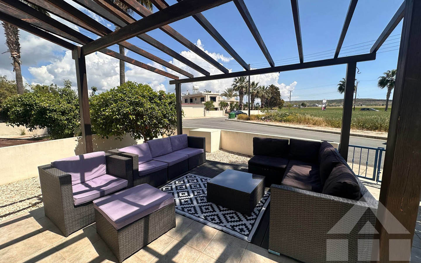 luxury-villa-preperty-for-sale-larnaca-cyprus4 3-Bedroom Villa with a Swimming Pool and Spacious Outdoor Area