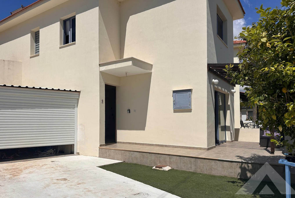3-Bedroom Villa with a Swimming Pool and Spacious Outdoor Area