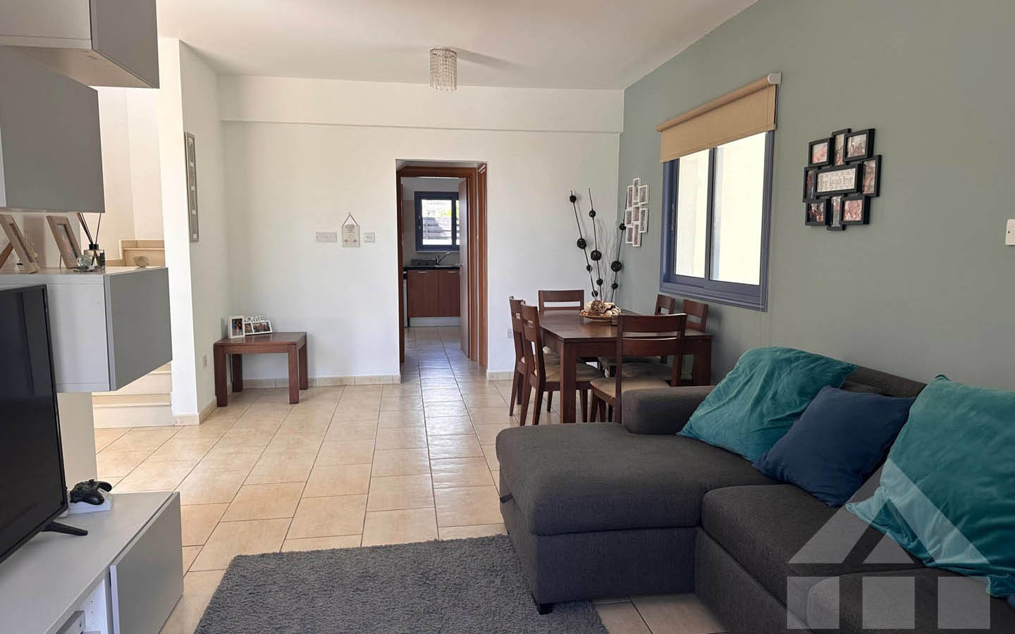 luxury-villa-preperty-for-sale-larnaca-cyprus7 3-Bedroom Villa with a Swimming Pool and Spacious Outdoor Area