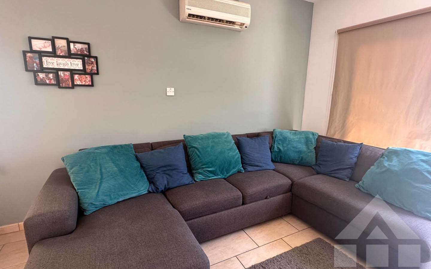 luxury-villa-preperty-for-sale-larnaca-cyprus9 3-Bedroom Villa with a Swimming Pool and Spacious Outdoor Area
