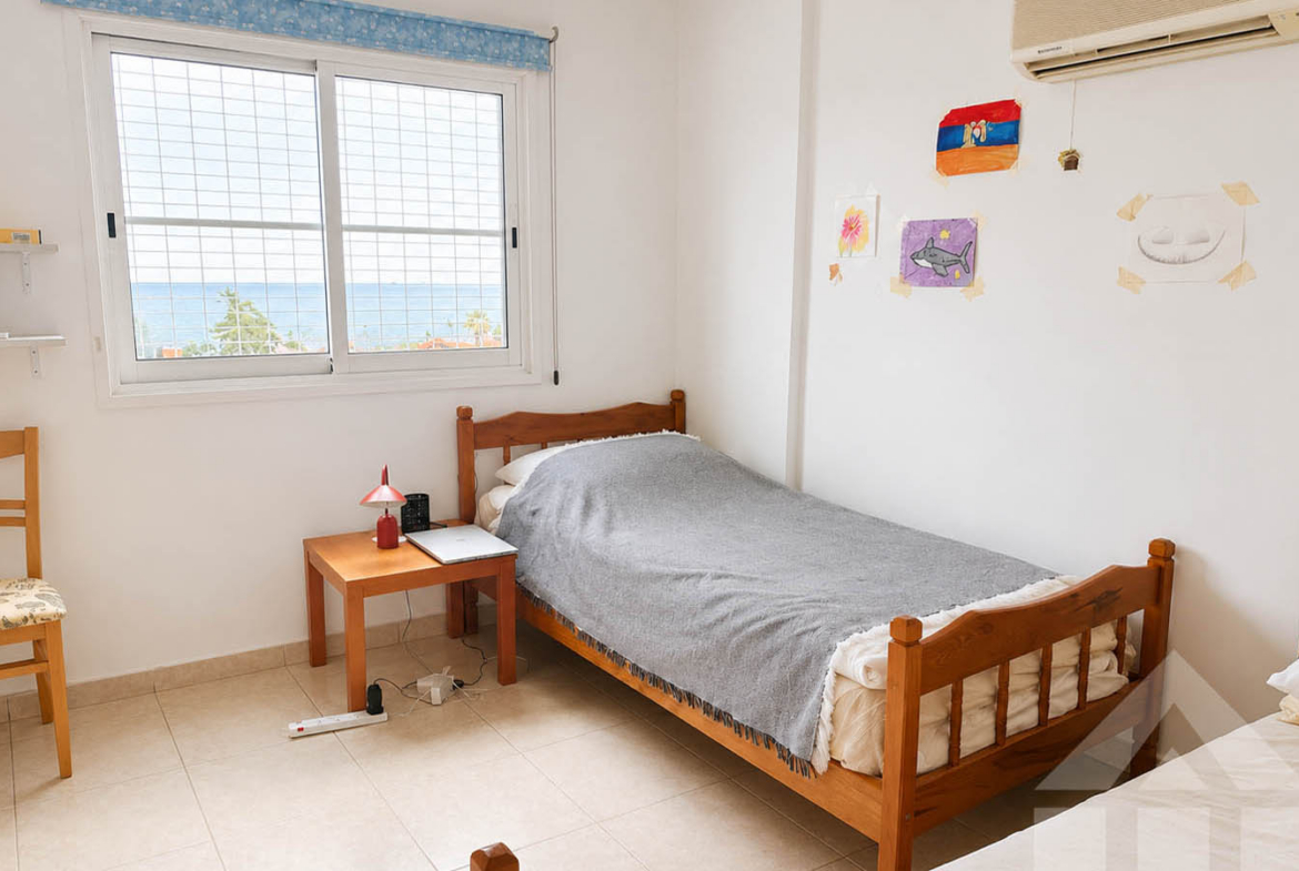 2-Bedroom Apartment – Attractive Permanent Home Near The Sea