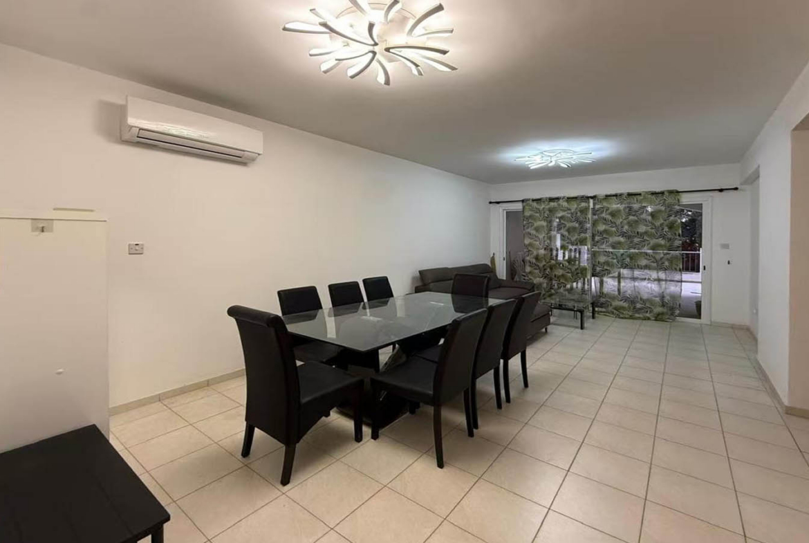 2-Bedroom Apartment with a Huge Veranda Overlooking the Pool