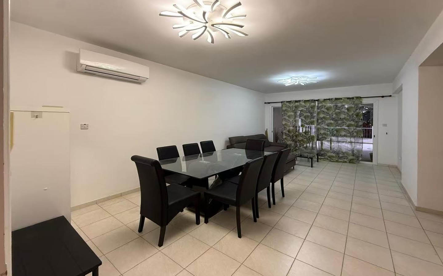 2-Bedroom Apartment with a Huge Veranda Overlooking the Pool