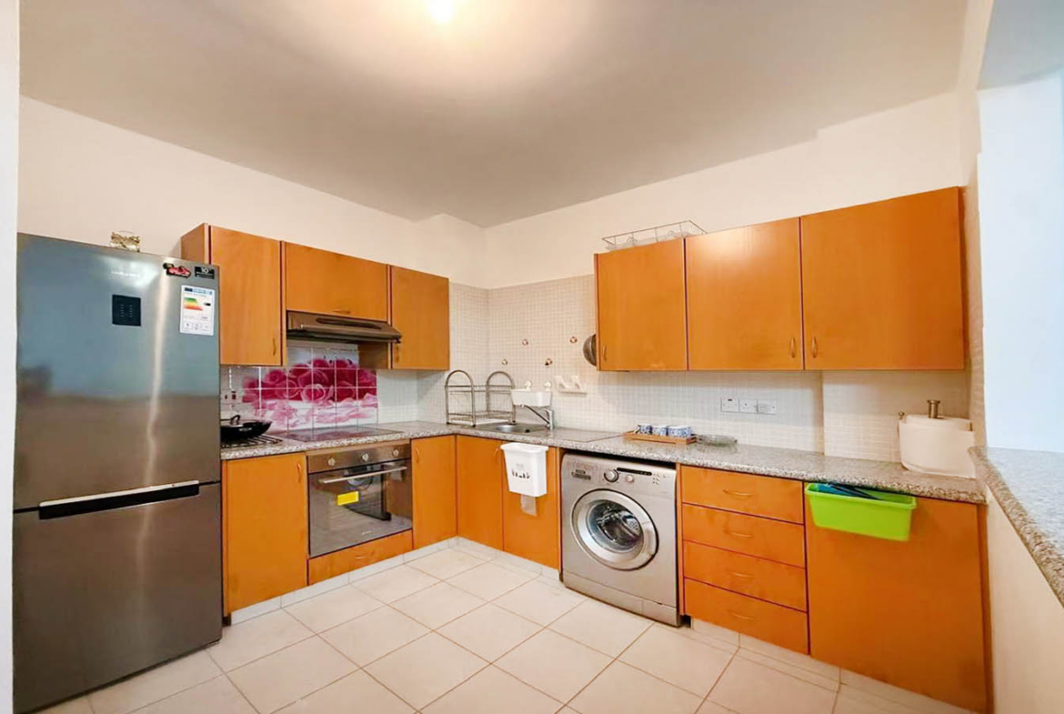 2-Bedroom Apartment with a Huge Veranda Overlooking the Pool