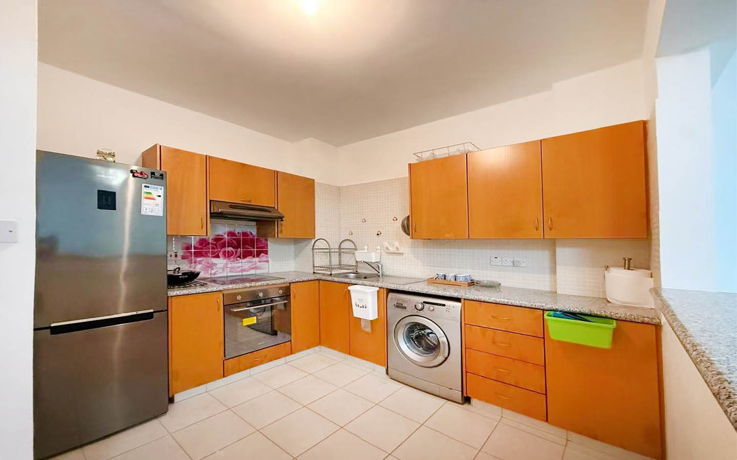2-Bedroom Apartment with a Huge Veranda Overlooking the Pool