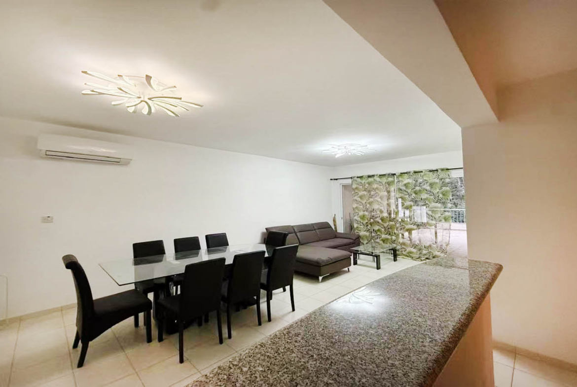 2-Bedroom Apartment with a Huge Veranda Overlooking the Pool