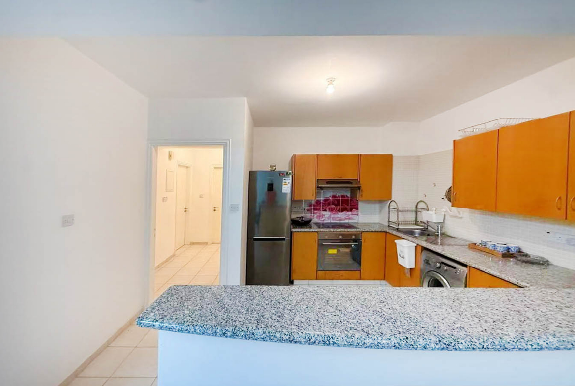 2-Bedroom Apartment with a Huge Veranda Overlooking the Pool