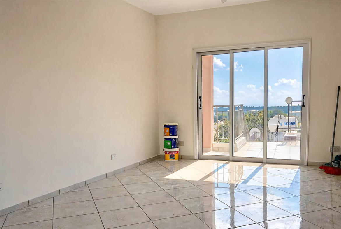 5-Bedroom House with Open Views and a Sea Panorama