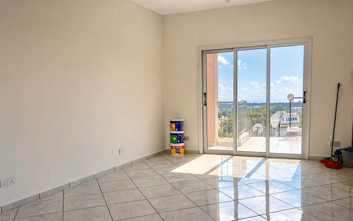 5-Bedroom House with Open Views and a Sea Panorama