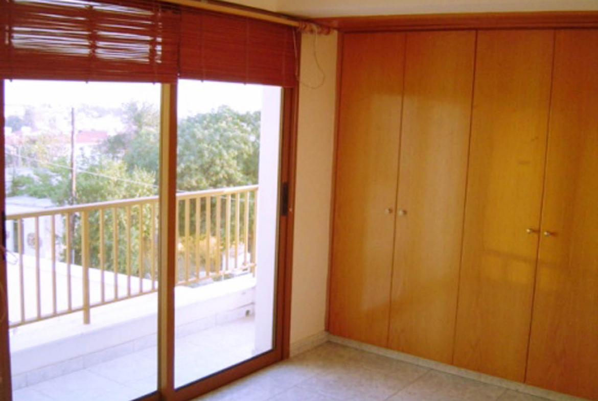 5-Bedroom House with Open Views and a Sea Panorama