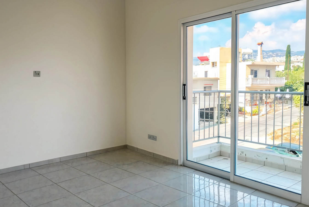 5-Bedroom House with Open Views and a Sea Panorama