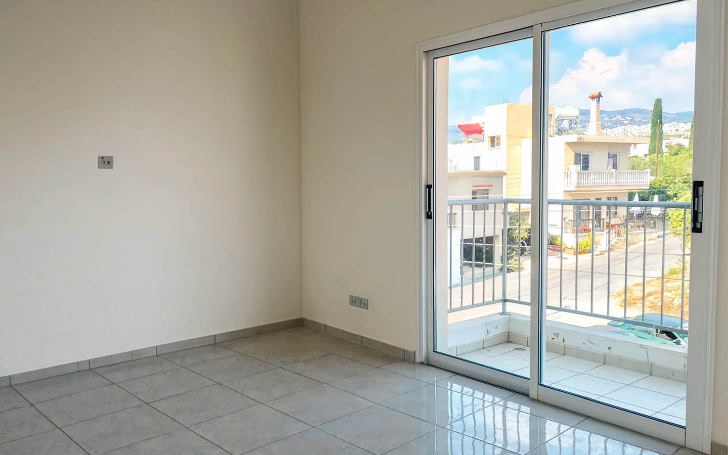 5-Bedroom House with Open Views and a Sea Panorama