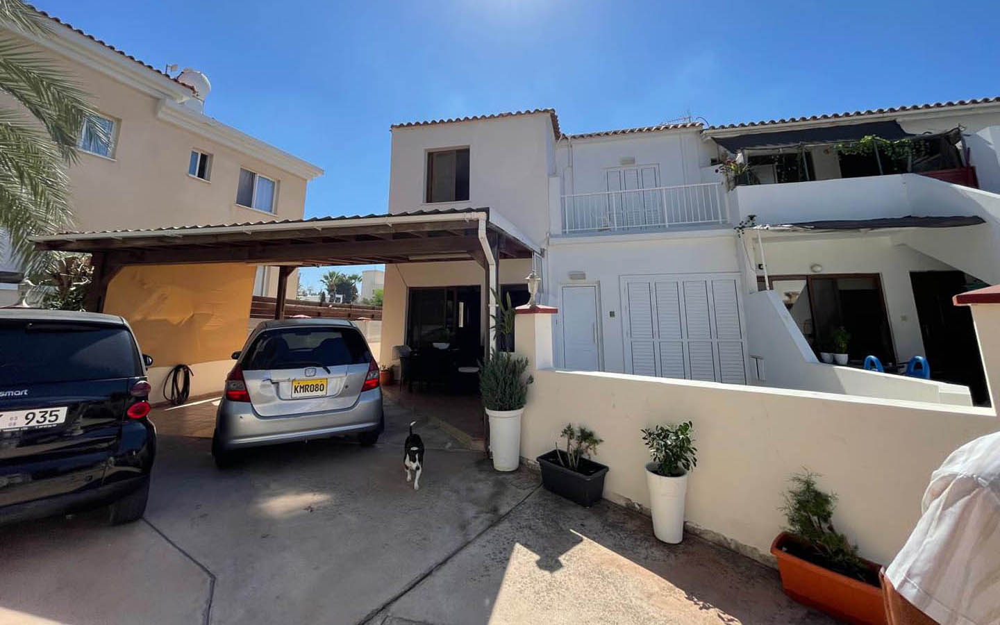 3-Bedroom Townhouse with a Private Veranda and Covered Parking