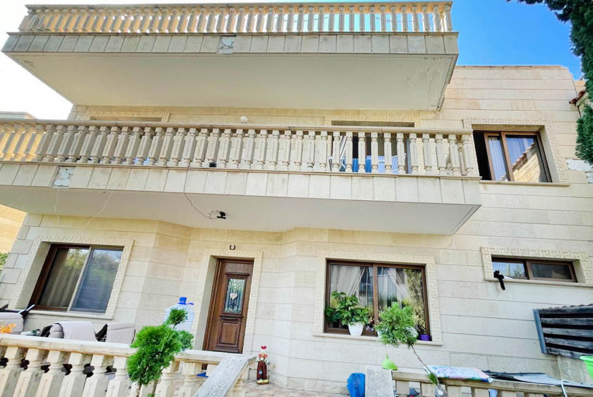 3-Bedroom Townhouse with a Private Garden and Spacious Roof Terrace