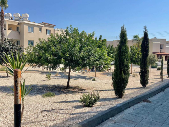 3-Bedroom Townhouse with a Private Garden and Spacious Roof Terrace