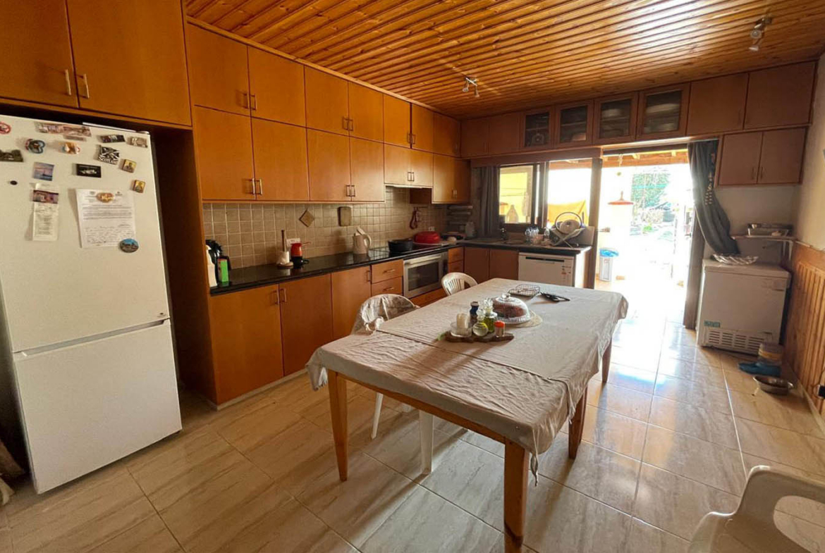 3-Bedroom Townhouse with a Private Veranda and Covered Parking