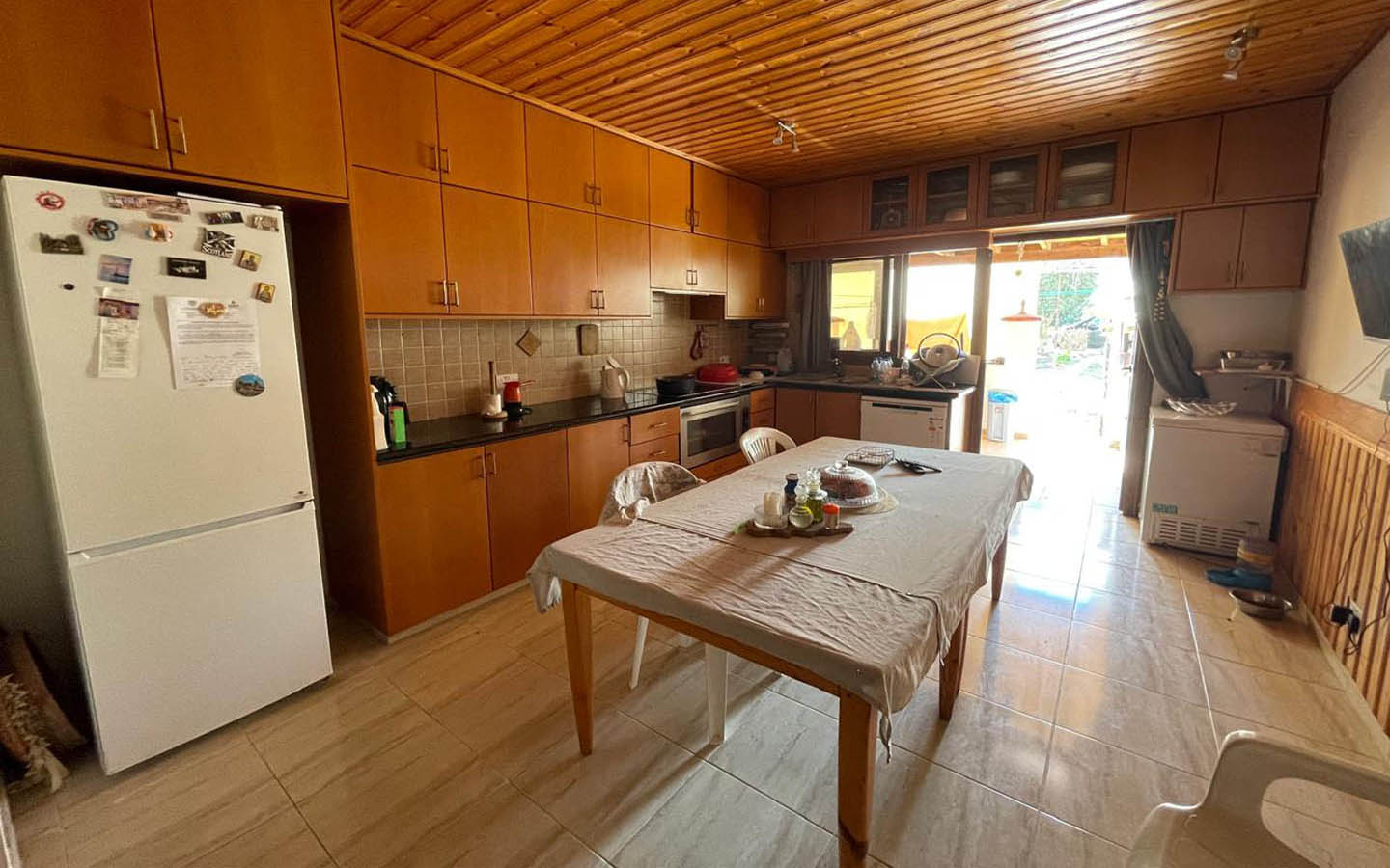 3-Bedroom Townhouse with a Private Veranda and Covered Parking