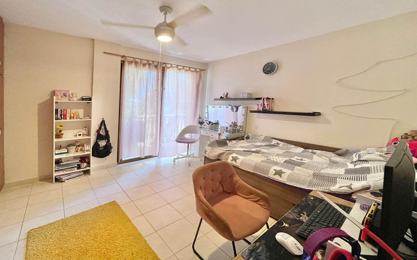 3-Bedroom Townhouse with a Private Garden and Spacious Roof Terrace