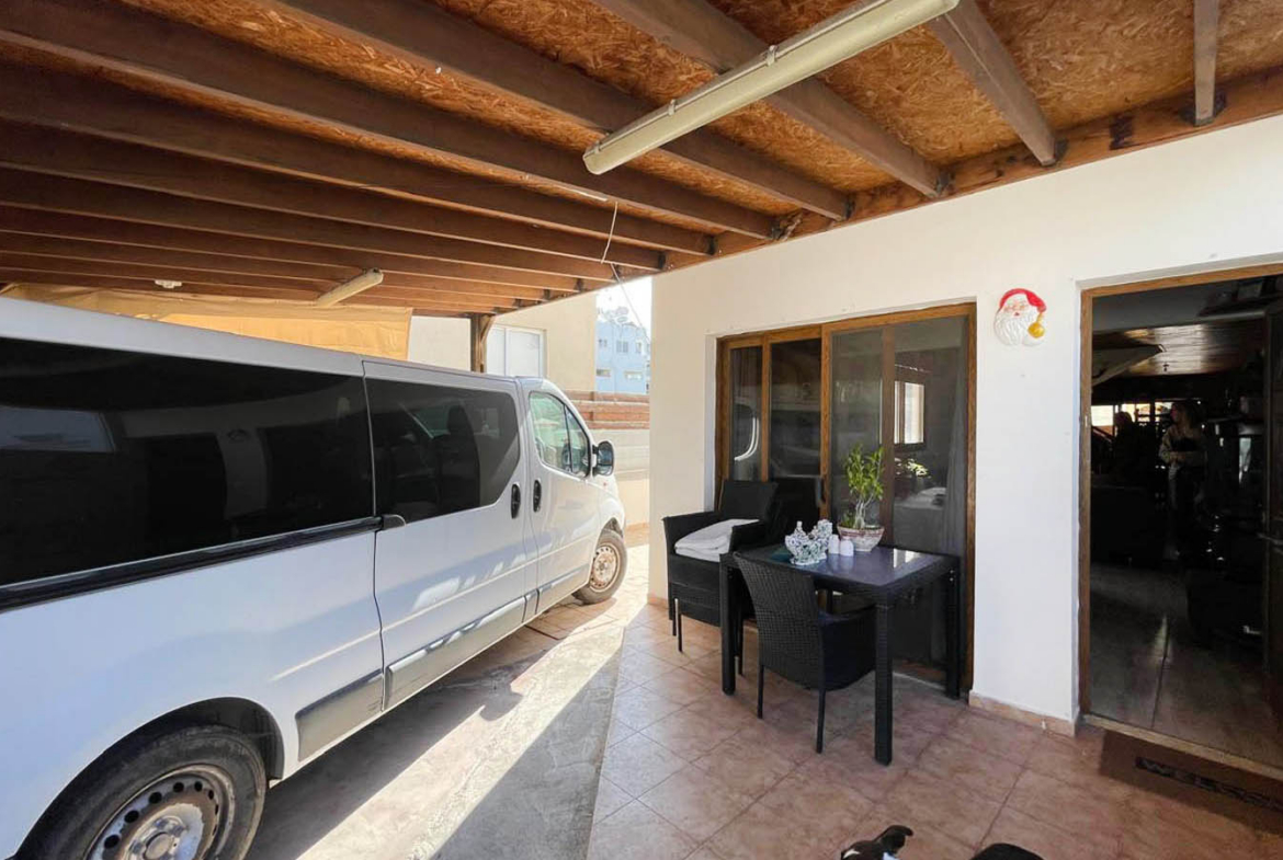 3-Bedroom Townhouse with a Private Veranda and Covered Parking