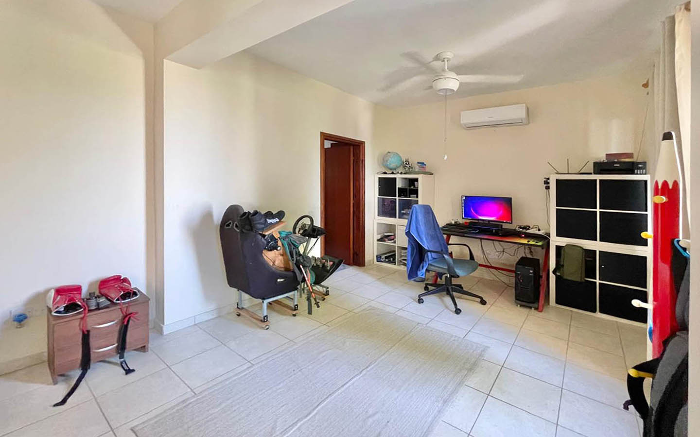 3-Bedroom Townhouse with a Private Garden and Spacious Roof Terrace