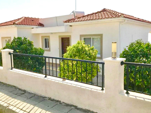 3-Bedroom Villa with a Distinctive Architectural Feature
