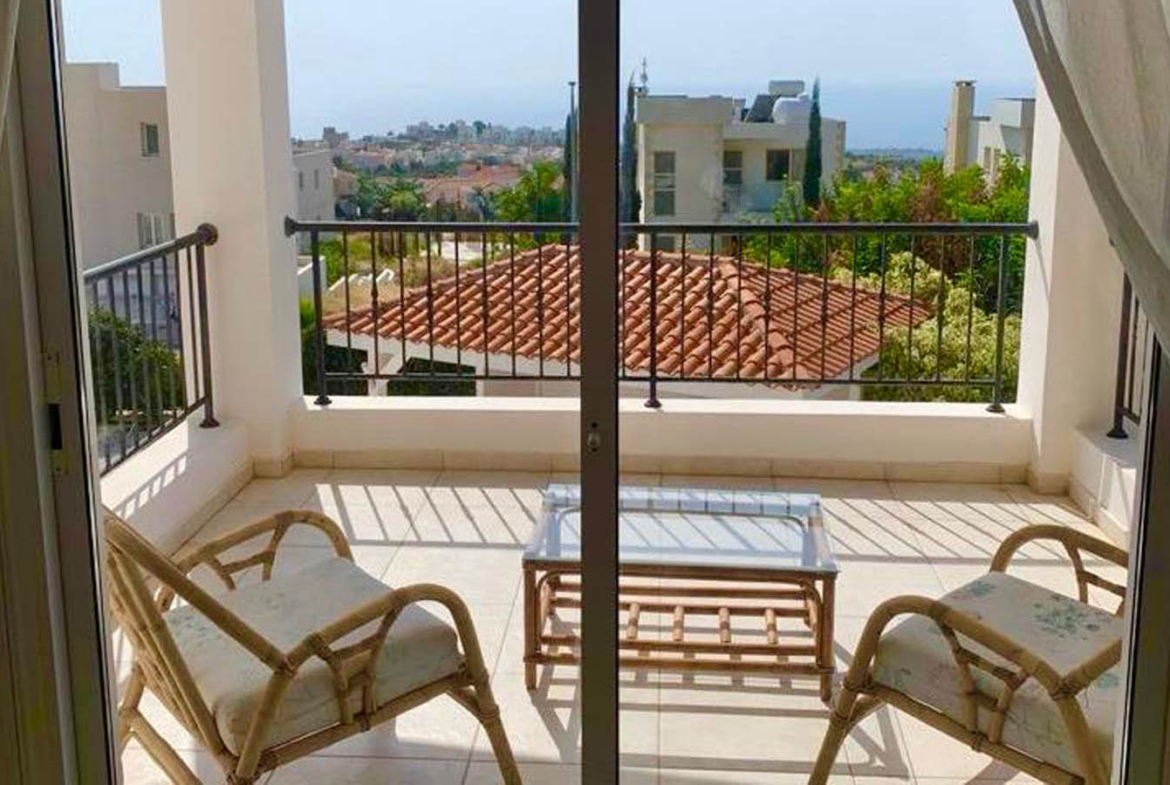 3-Bedroom Villa with a Distinctive Architectural Feature