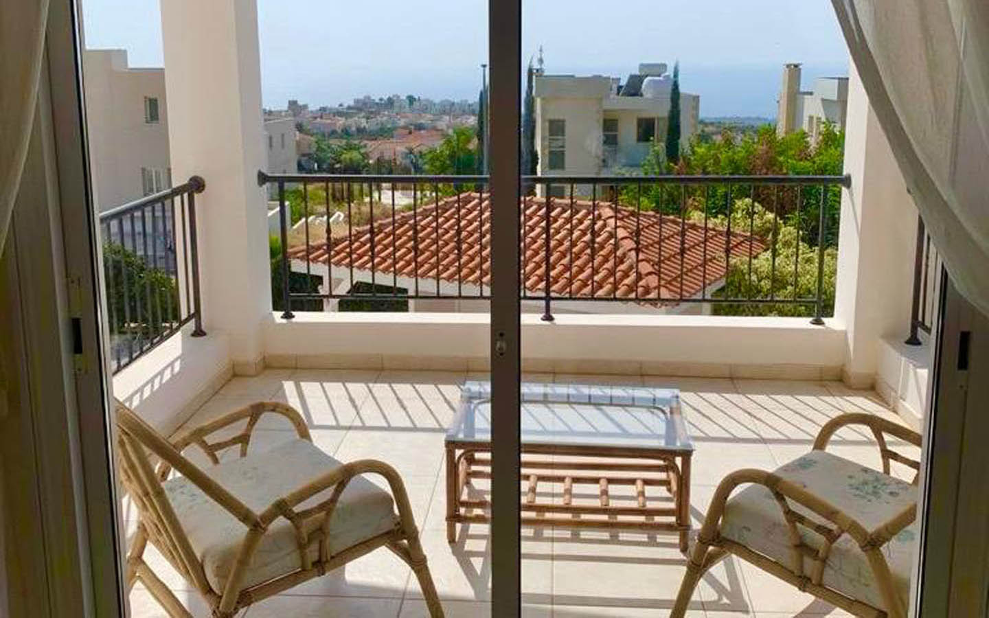 key-ready-villa-cyprus-property-for-sale-pool-sea-views7 3-Bedroom Villa with a Distinctive Architectural Feature