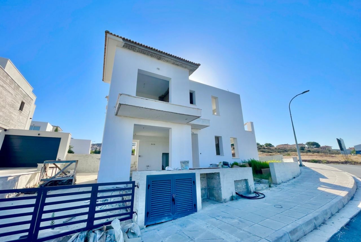 3-Bedroom Villa with the Opportunity to Complete the Interior to Your Own Taste