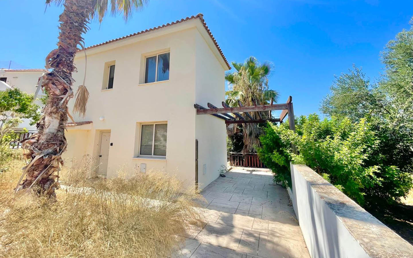key-ready-villa-for-sale-paphos-cyprus-need-renovation1 2-Bedroom Villa with Sea Views — Ready to Become a Beautiful and Welcoming Home
