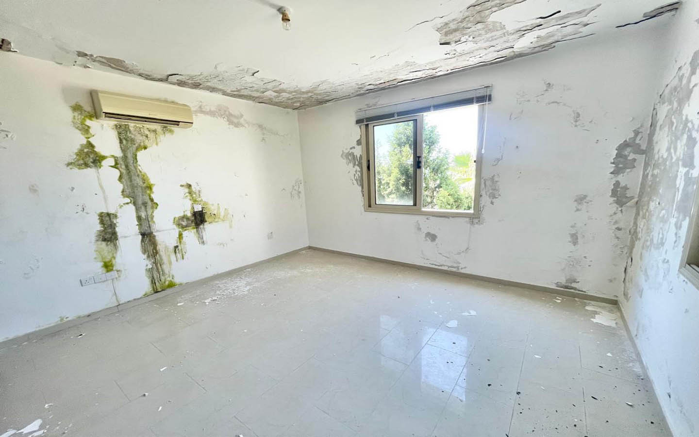 key-ready-villa-for-sale-paphos-cyprus-need-renovation12 2-Bedroom Villa with Sea Views — Ready to Become a Beautiful and Welcoming Home