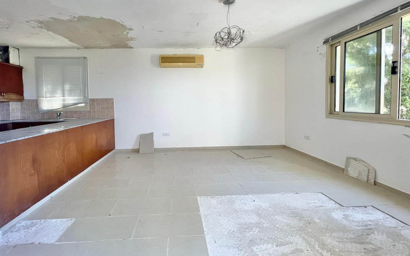 key-ready-villa-for-sale-paphos-cyprus-need-renovation7 2-Bedroom Villa with Sea Views — Ready to Become a Beautiful and Welcoming Home