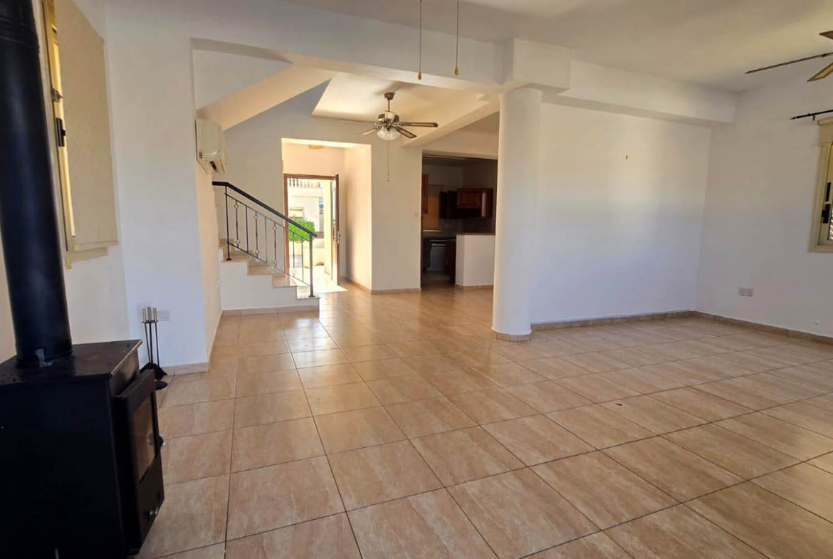 3 bedroom Villa with Pool and Sea View Just Steps from the Beach