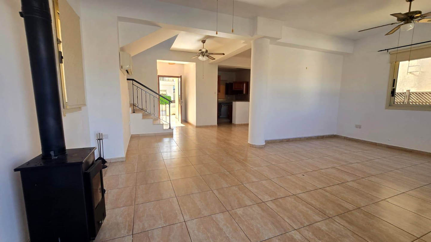 key-ready-villa-for-sale- paphos-cyprus1 3 bedroom Villa with Pool and Sea View Just Steps from the Beach
