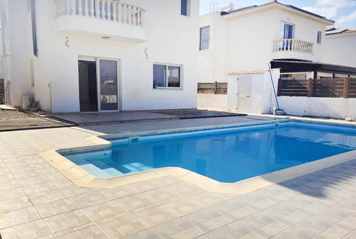 3 bedroom Villa with Pool and Sea View Just Steps from the Beach