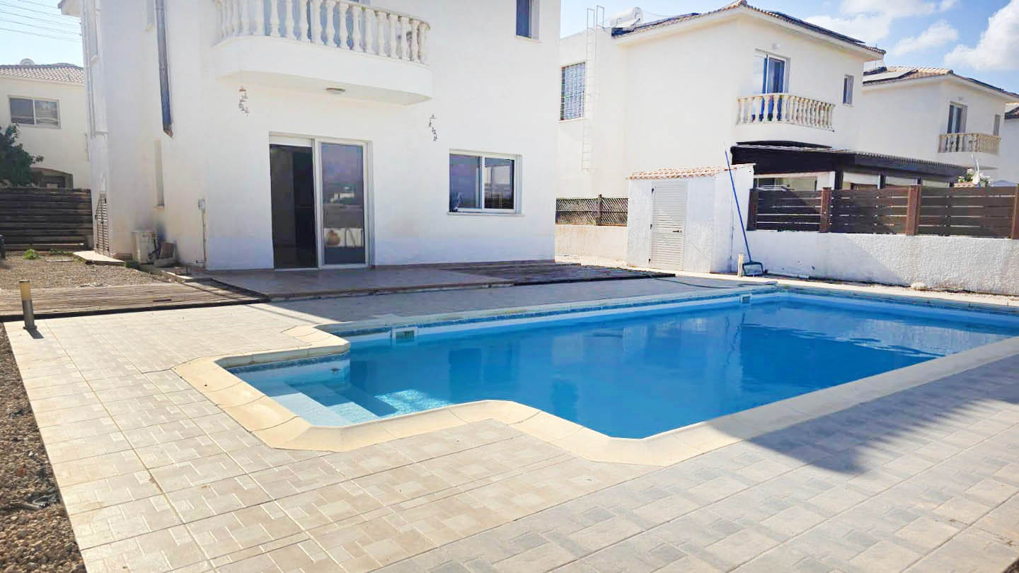 key-ready-villa-for-sale- paphos-cyprus10 3 bedroom Villa with Pool and Sea View Just Steps from the Beach
