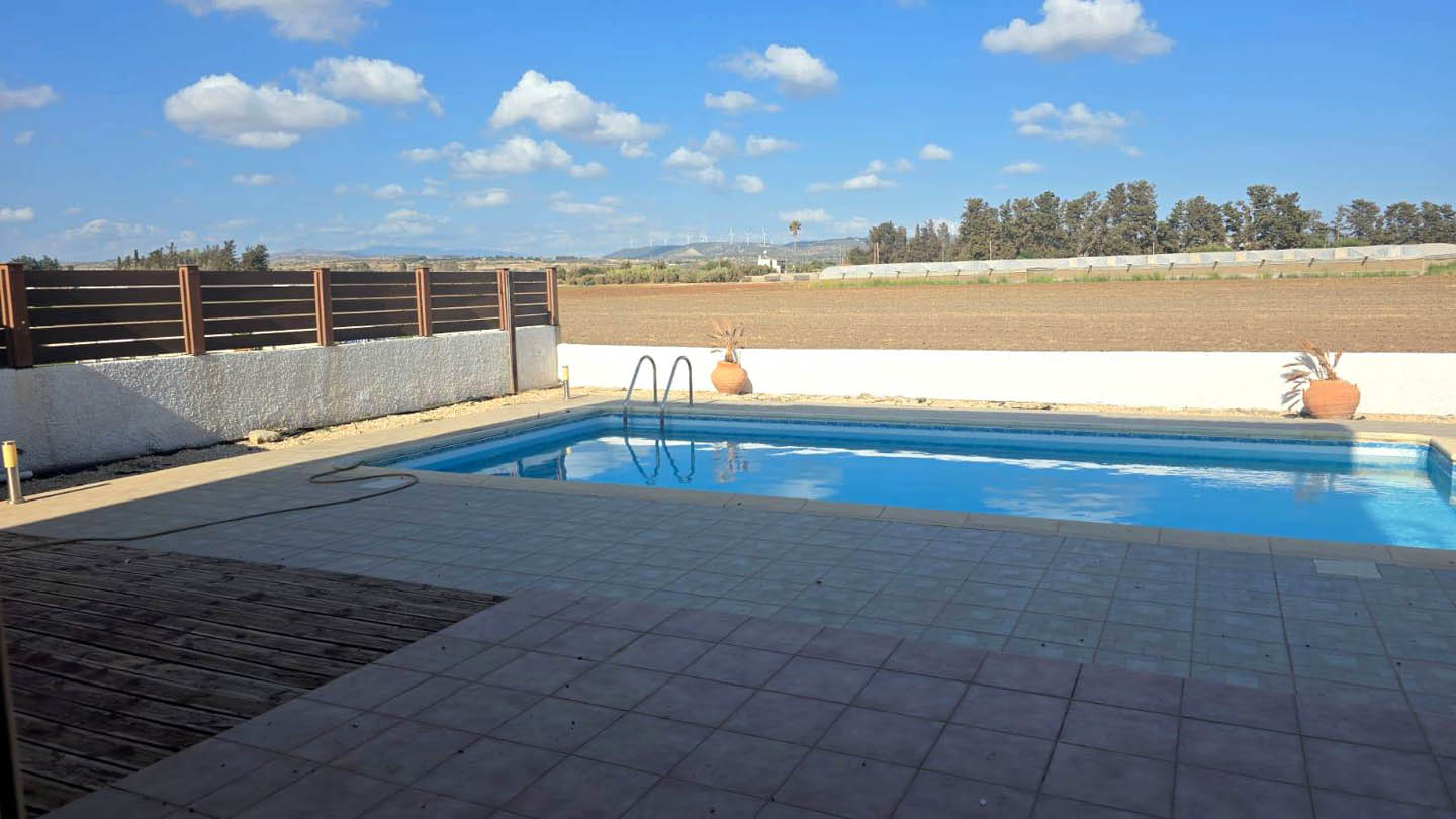 key-ready-villa-for-sale- paphos-cyprus11 3 bedroom Villa with Pool and Sea View Just Steps from the Beach