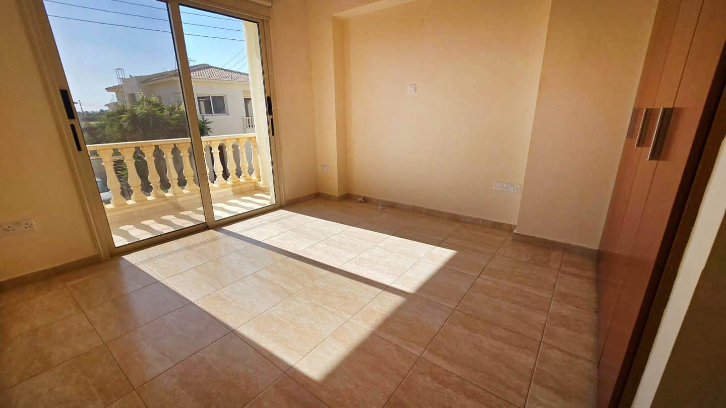 key-ready-villa-for-sale- paphos-cyprus14 3 bedroom Villa with Pool and Sea View Just Steps from the Beach