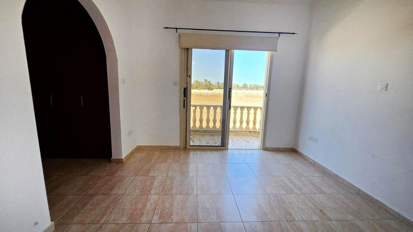 key-ready-villa-for-sale- paphos-cyprus16 3 bedroom Villa with Pool and Sea View Just Steps from the Beach