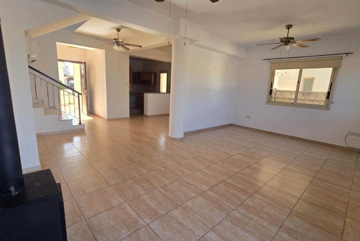 3 bedroom Villa with Pool and Sea View Just Steps from the Beach