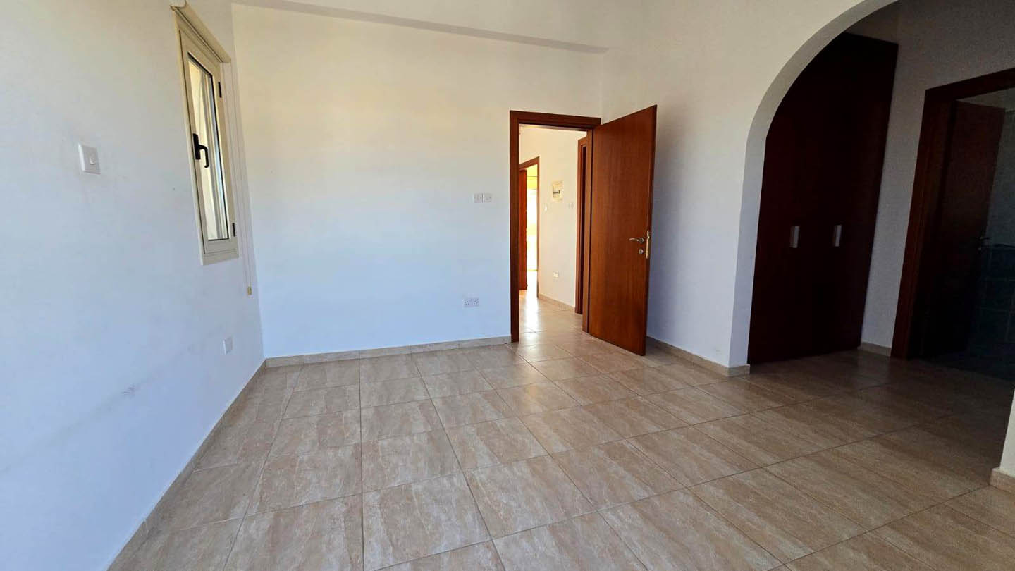 key-ready-villa-for-sale- paphos-cyprus20 3 bedroom Villa with Pool and Sea View Just Steps from the Beach