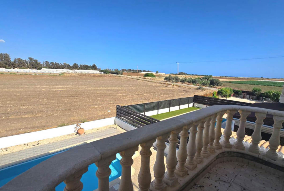 3 bedroom Villa with Pool and Sea View Just Steps from the Beach