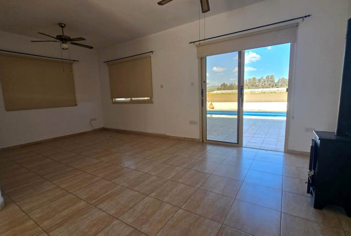 3 bedroom Villa with Pool and Sea View Just Steps from the Beach