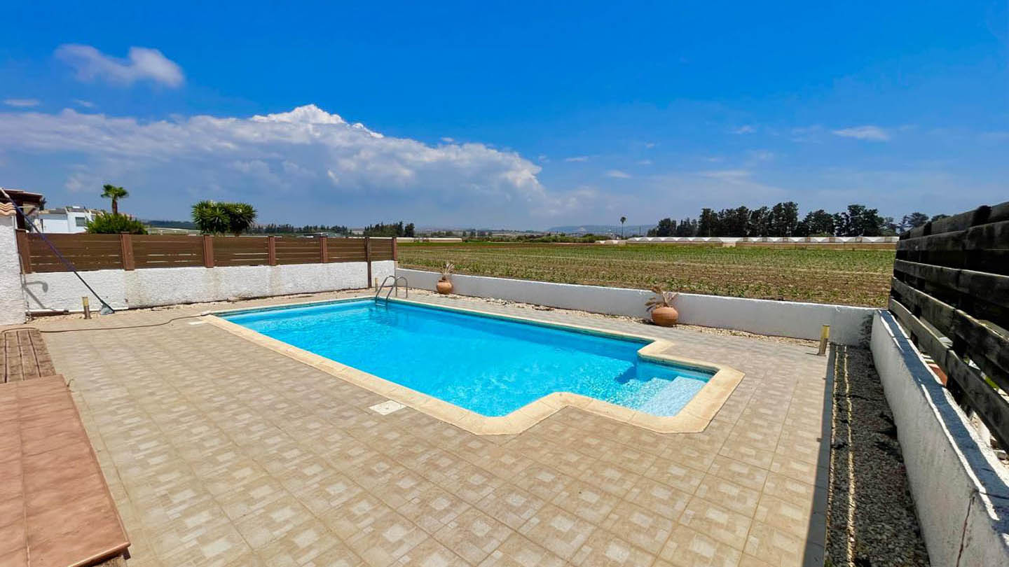 3 bedroom Villa with Pool and Sea View Just Steps from the Beach