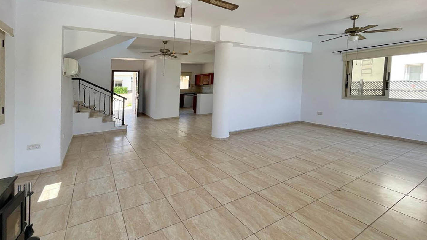 3 bedroom Villa with Pool and Sea View Just Steps from the Beach